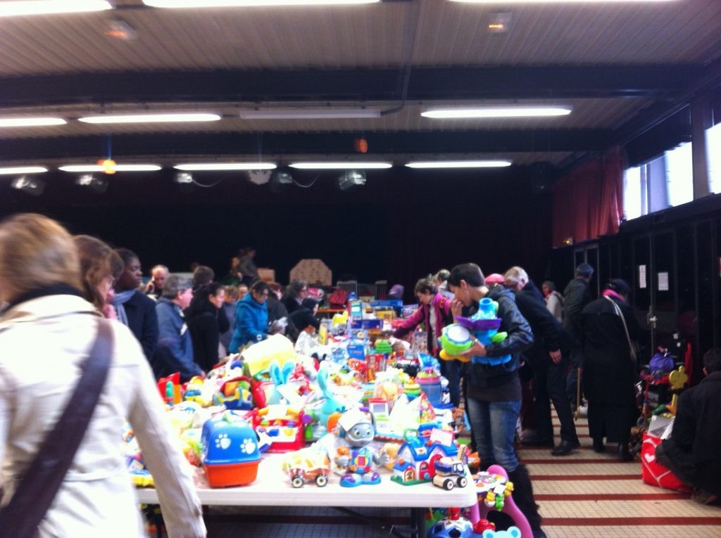 ob_82f6ea_bourse-aux-jouets-novembre-2014-007